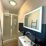 Appartement Escapade à Moulins, élégant Rez-de-chaussée Et Parking Gratuit *