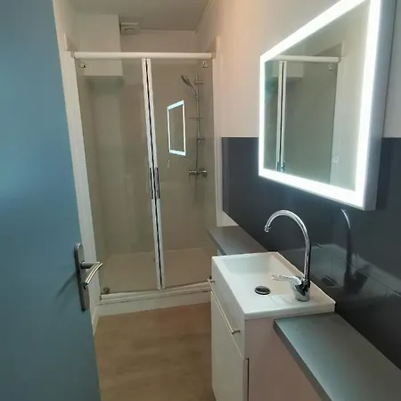 Tres Chaleureux Entierement Refait A Neuf Apartment