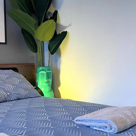 Escapade A Moulins, Elegant Rez-de-chaussee Et Parking Gratuit Apartment *