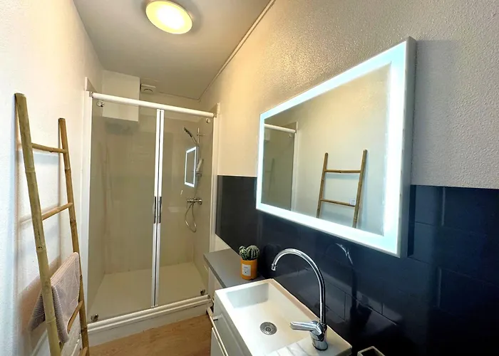 Apartment Escapade A Moulins, Elegant Rez-de-chaussee Et Parking Gratuit *