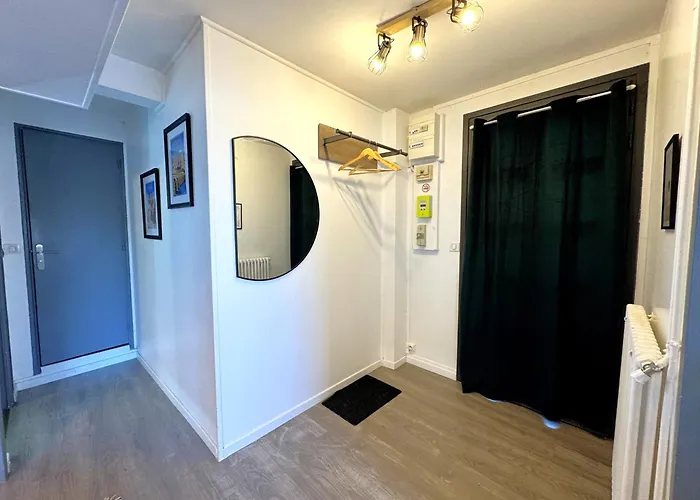 Escapade A Moulins, Elegant Rez-de-chaussee Et Parking Gratuit Apartment *